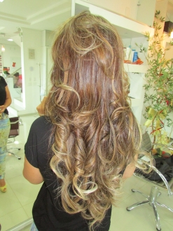 Divas Studio Hair -